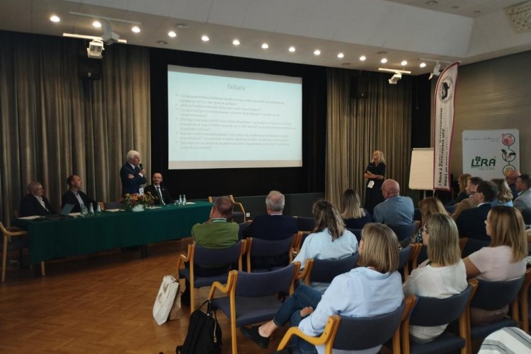 Debata w czasie konferencji