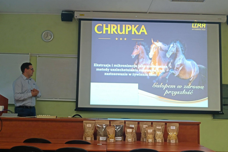 mgr Oskar Skórnicki w trakcie wykładu