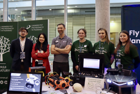 Studenci WWZ na spotkaniu z dr. Sławoszem Uznańskim-Wiśniewskim