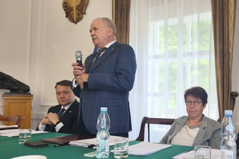 Prof. Tomasz Szwaczkowski na posiedzeniu Rady Naukowej Instytutu Zootechniki - PIB