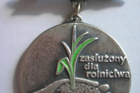 Awers medalu zasłużony dla rolnictwa