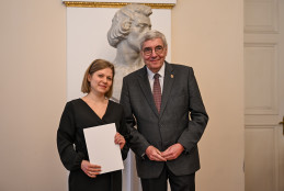 Dr Barbara Kruszyńska wraz z Przewodniczącym Rady Miasta Grzegorzem Ganowiczem.