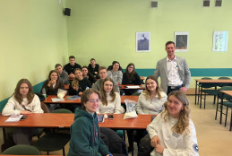 Prelegent wraz ze słuchaczami