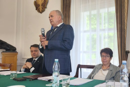 Prof. Tomasz Szwaczkowski na posiedzeniu Rady Naukowej Instytutu Zootechniki - PIB Prof. Tomasz Szwaczkowski na posiedzeniu Rady Naukowej Instytutu Zootechniki - PIB
