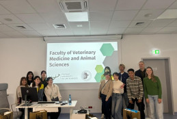 Powitanie studentów z IVSA Japan na uczelni 