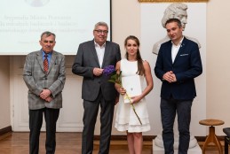Natalia Leciejewska otrzymuje stypendium Miasta Poznania dla młodych badaczy