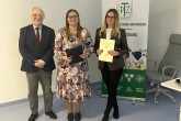 Laureatka I nagrody, Pani inż. Zuzanna Szrama (z d. Radna), wraz z promotorem prof. UPP dr hab. inż. Sebastianem Nowaczewskim oraz przedstawicielką komisji konkursowej, dr inż. Joanną Składanowską-Baryzą.