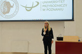 P. Dziekan WWZ prof. Małgorzata Szumacher z prelegentką