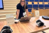 Dr hab. Joanna Składanowska – Baryza  prezentuje Gogle VR